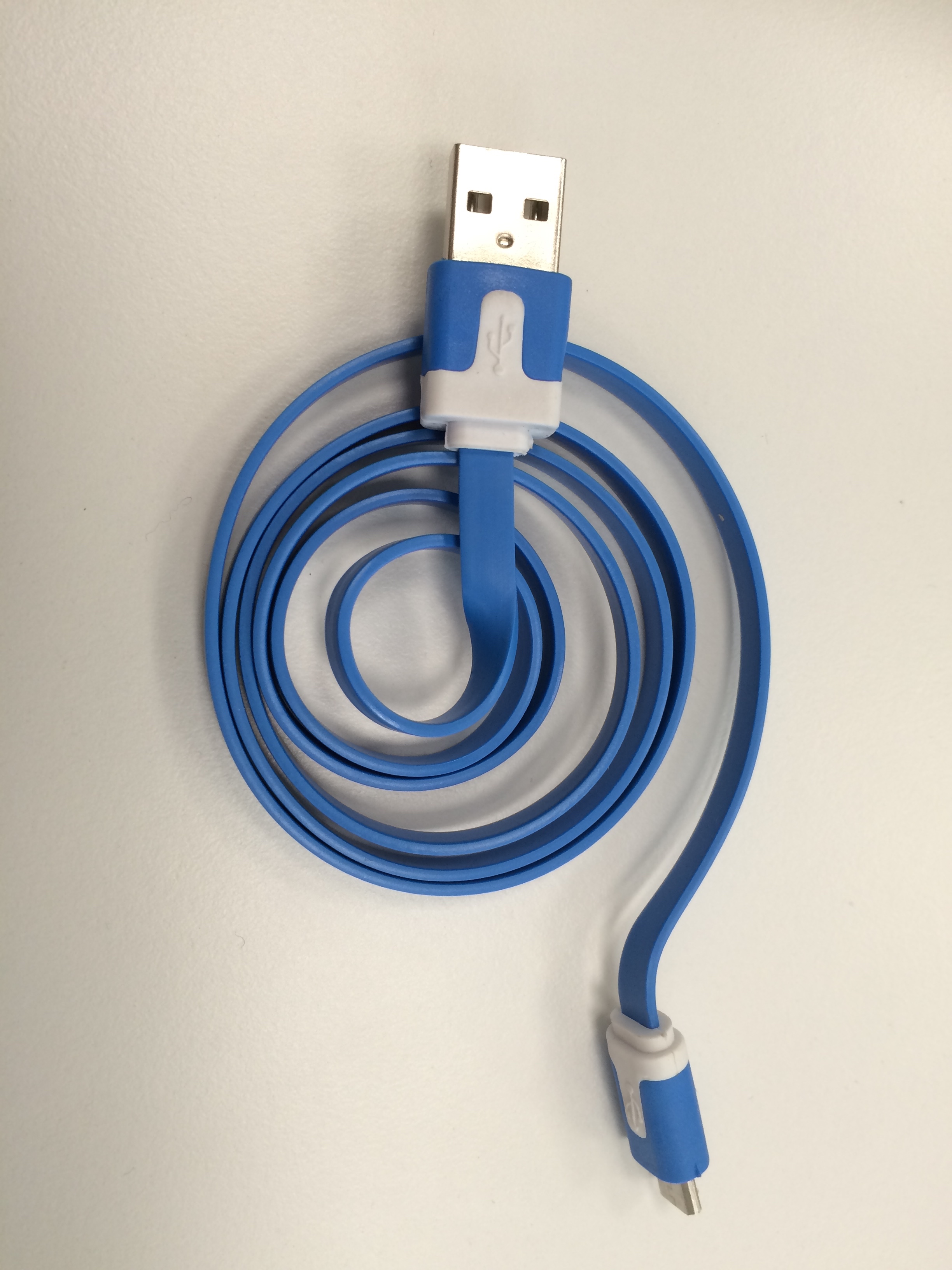 Little Umbrella - Grenouille Bleue - Hermine Cable USB.jpg