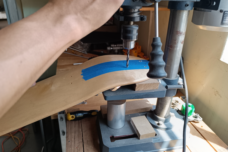 Build a Longboard from Scratch in Your Own Home 01 Hackaday Longboard CraftyAmigo.png